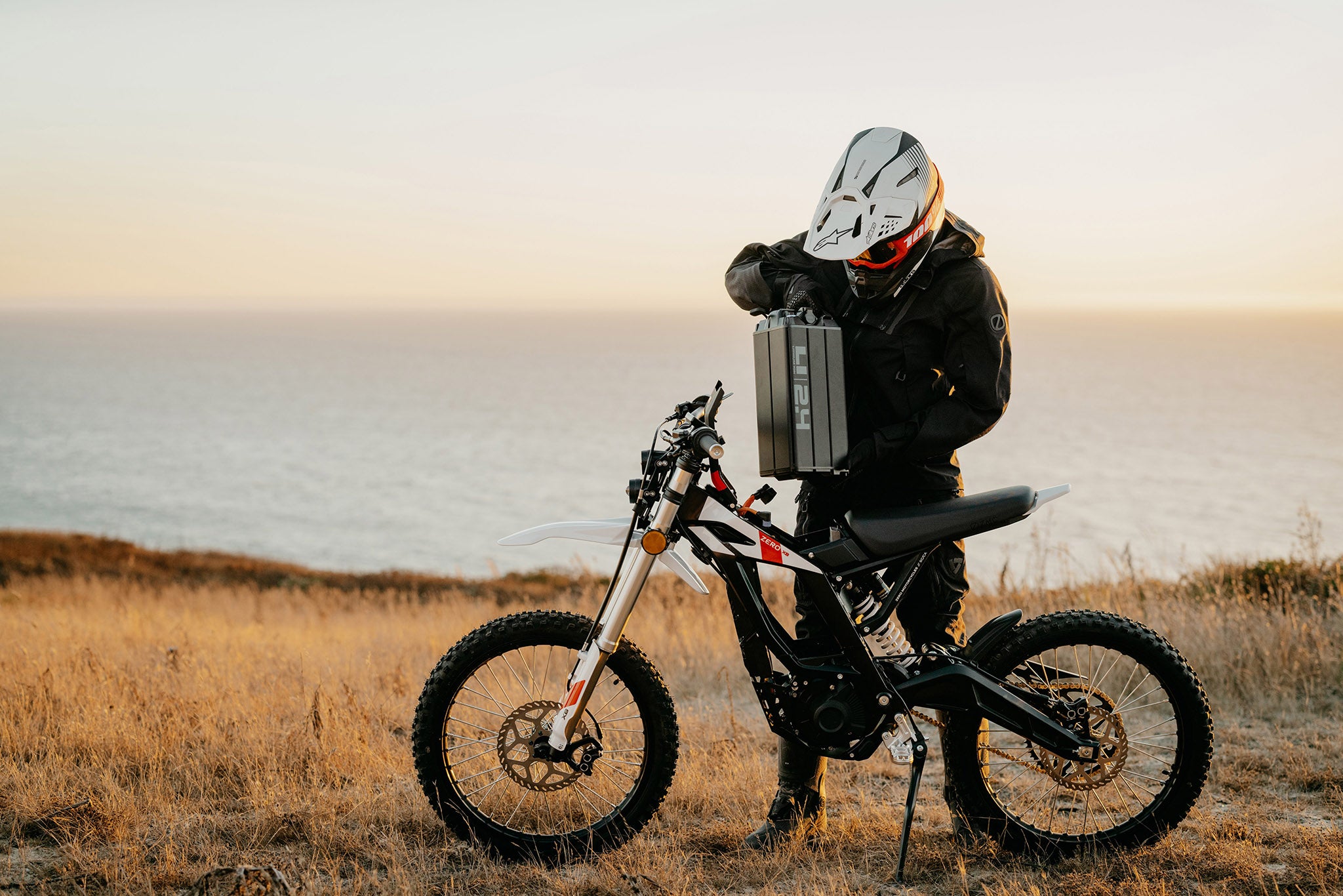ZERO XB E-Enduro E-Motocross FS AM / B ZERO XB E-Enduro E-Motocross FS AM / B